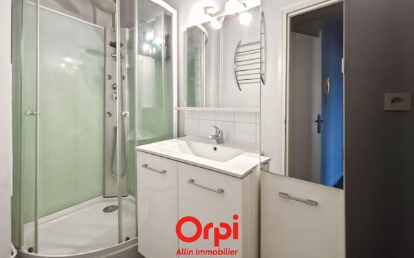 Appartement à vendre    1 pièce • 28,46 m2 Montluçon