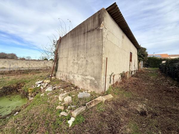 ST ANDRE DE CUBZAC TERRAIN CONSTRUCTIBLE 580 m² AVEC BÂTIMENT ENVIRON 90 m² Saint-André-de-Cubzac (33240)