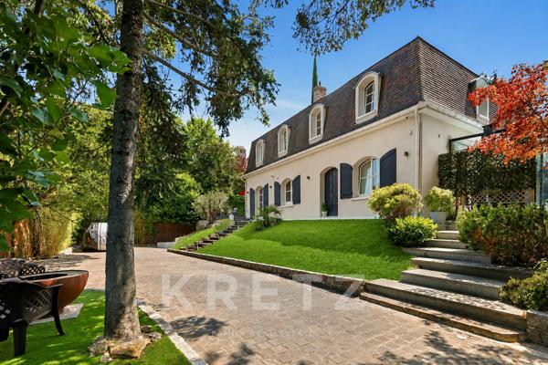 Garches – Villa contemporaine 370 m², piscine et jardin