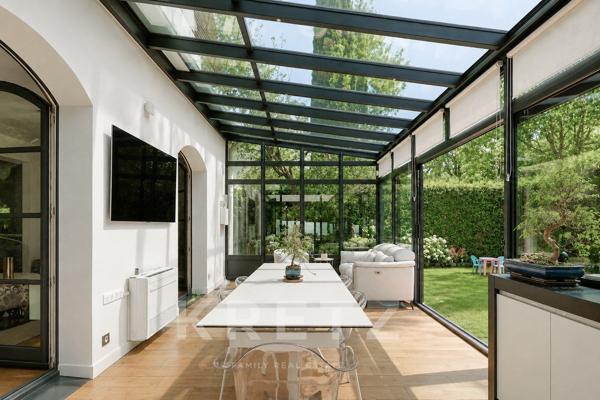 Garches – Villa contemporaine 370 m², piscine et jardin
