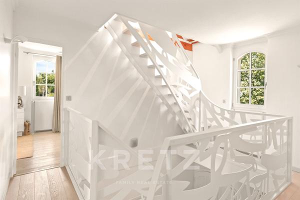 Garches – Villa contemporaine 370 m², piscine et jardin