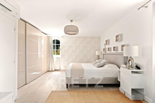 Garches – Villa contemporaine 370 m², piscine et jardin