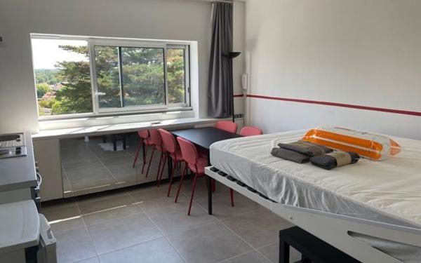 Appartement à louer    1 pièce •  Gradignan