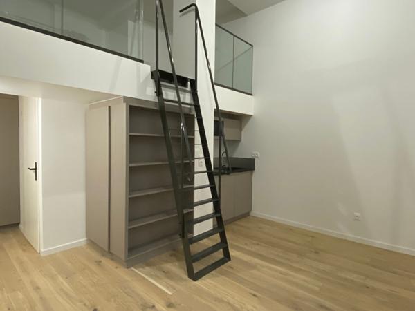 Studio loué vide, centre-ville