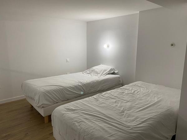 Studio loué vide, centre-ville