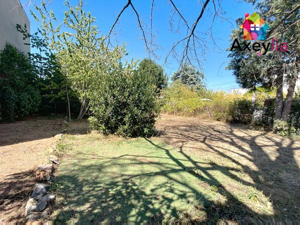 Roanne (42300) A VENDRE - MAISON FAMILIALE AVEC TROIS CHAMBRES, GRANDE PIÈCE DE VIE, GARAGE DOUBLE ET TERRAIN