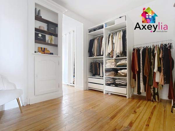 Roanne (42300) A VENDRE - MAISON FAMILIALE AVEC TROIS CHAMBRES, GRANDE PIÈCE DE VIE, GARAGE DOUBLE ET TERRAIN