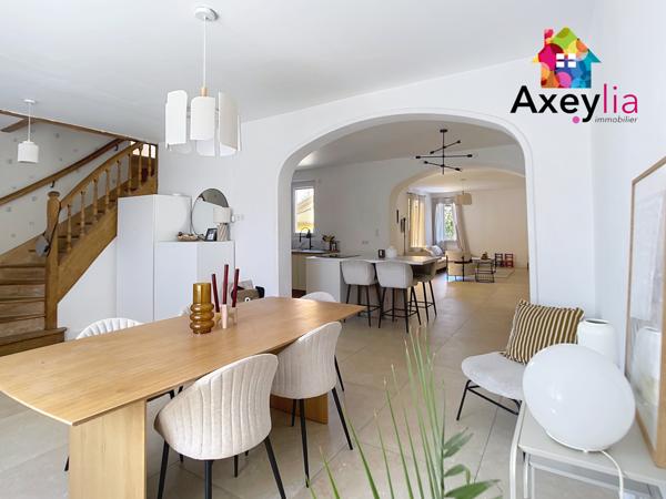 Roanne (42300) A VENDRE - MAISON FAMILIALE AVEC TROIS CHAMBRES, GRANDE PIÈCE DE VIE, GARAGE DOUBLE ET TERRAIN