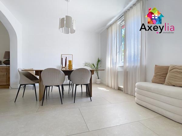 Roanne (42300) A VENDRE - MAISON FAMILIALE AVEC TROIS CHAMBRES, GRANDE PIÈCE DE VIE, GARAGE DOUBLE ET TERRAIN