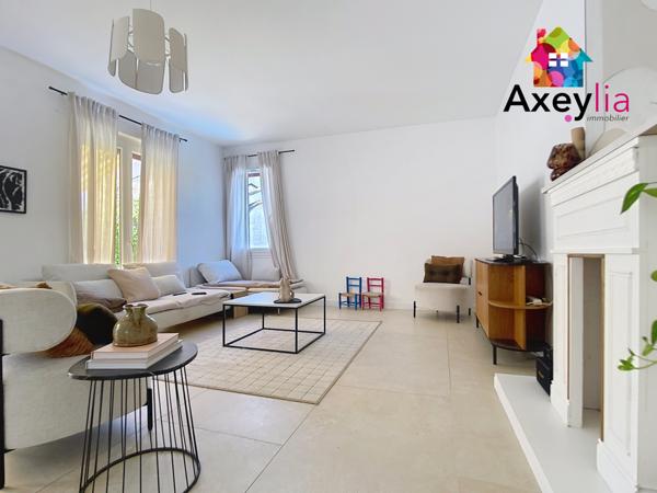 Roanne (42300) A VENDRE - MAISON FAMILIALE AVEC TROIS CHAMBRES, GRANDE PIÈCE DE VIE, GARAGE DOUBLE ET TERRAIN