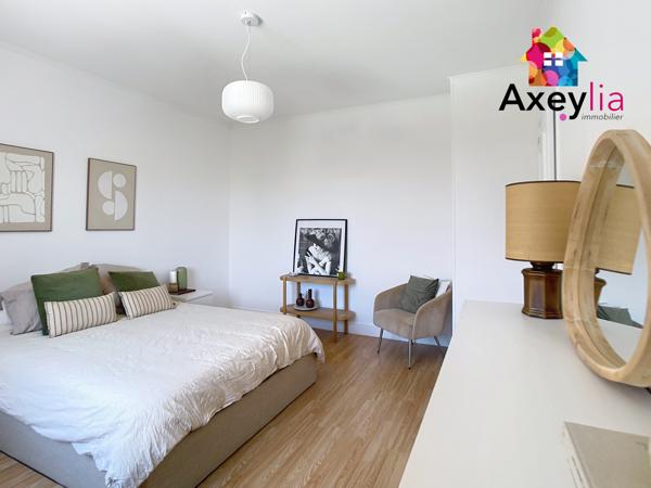 Roanne (42300) A VENDRE - MAISON FAMILIALE AVEC TROIS CHAMBRES, GRANDE PIÈCE DE VIE, GARAGE DOUBLE ET TERRAIN