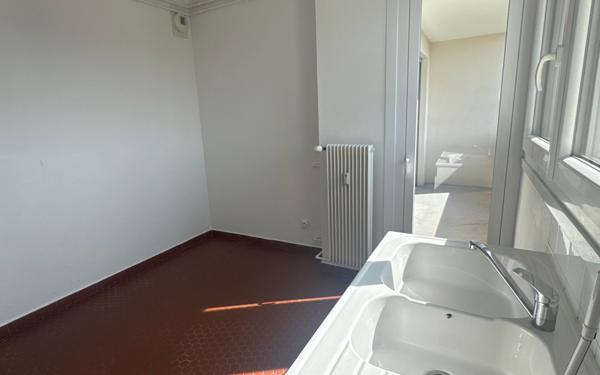 Appartement à vendre    2 pièces • 53,97 m2 Lyon 3