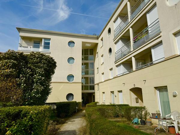 Livry-Gargan limite le Raincy!!! Studio - Belle Résidence!!!