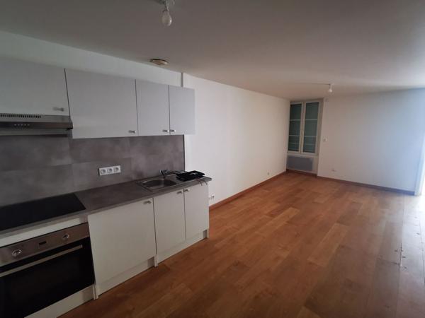 Location Appartement62 m² - 3 Pièces - LUCON (85400)