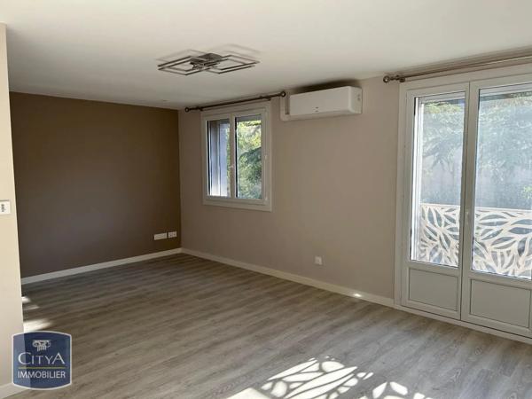 Appartement à louer 3 pièces 62m² Orange (84100)