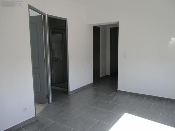 Appartement à louer à Brionne dans l'Eure (27800), ref : 27049-L152