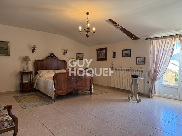 Maison bourgeoise Althen Des Paluds 20 pièces