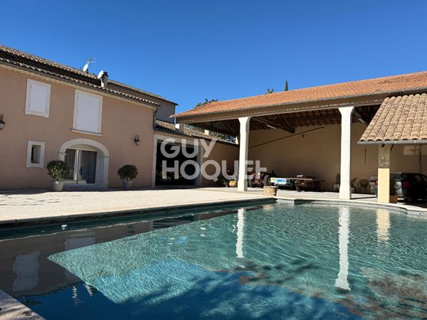 Maison bourgeoise Althen Des Paluds 20 pièces