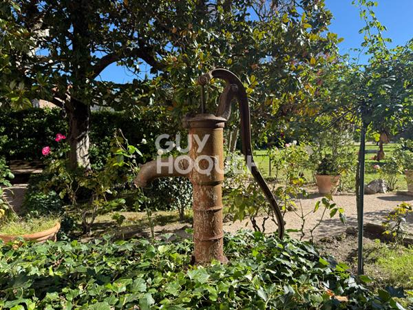 Maison bourgeoise Althen Des Paluds 20 pièces