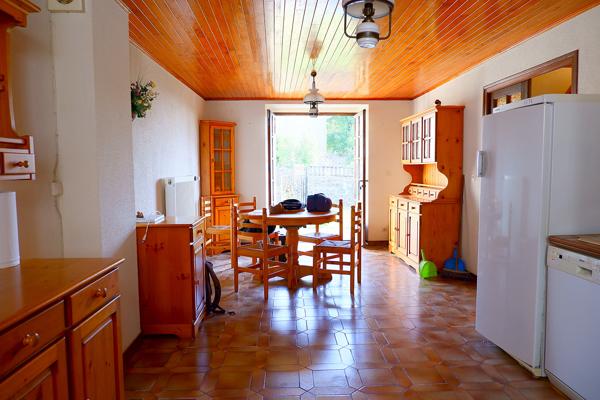 Bâtisse en pierre au grand potentiel à Fay-sur-Lignon