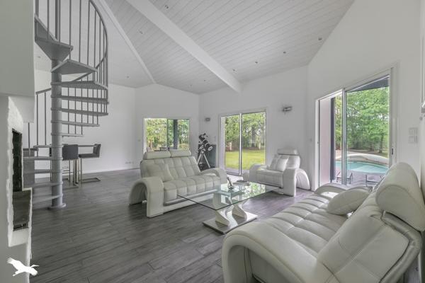 Maison à vendre |  Belin-Béliet |  7 pièces | 205 m²