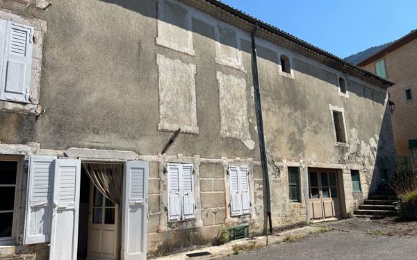 Maison à vendre    6 pièces •  Saint-Agnan-en-Vercors