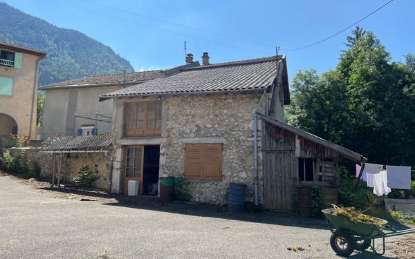 Maison à vendre    6 pièces •  Saint-Agnan-en-Vercors