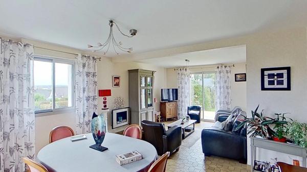 Maison familiale 6 pièces – 105 m² – ST MARTIN DES CHAMPS (29600)