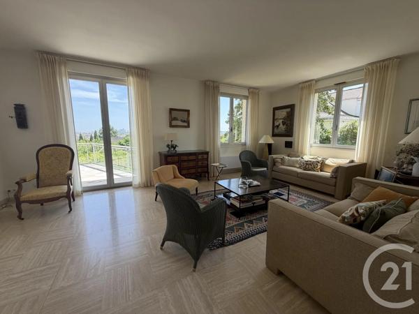 Maison à vendre  8 pièces - 183,21 m 2   LE MESNIL LE ROI  - 78