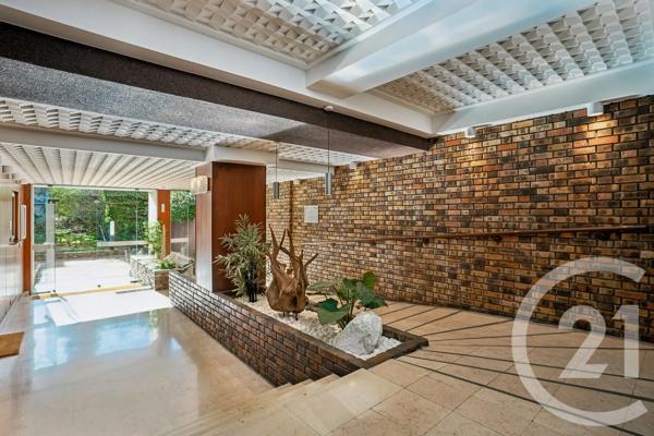 Appartement F5 à vendre  5 pièces - 99,05 m 2   PARIS  - 75011
