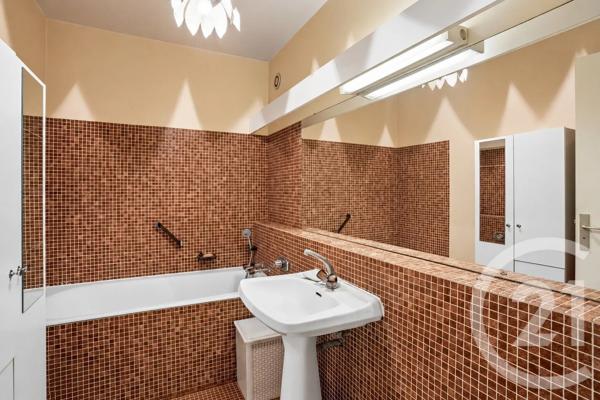 Appartement F5 à vendre  5 pièces - 99,05 m 2   PARIS  - 75011