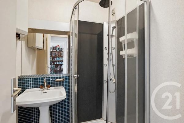 Appartement F5 à vendre  5 pièces - 99,05 m 2   PARIS  - 75011