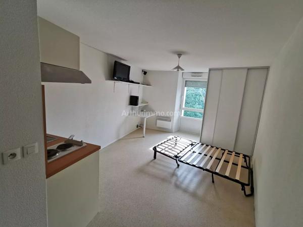 Location                                                      Studio
                        
                     1 pièces                      25 m2                     à Rennes