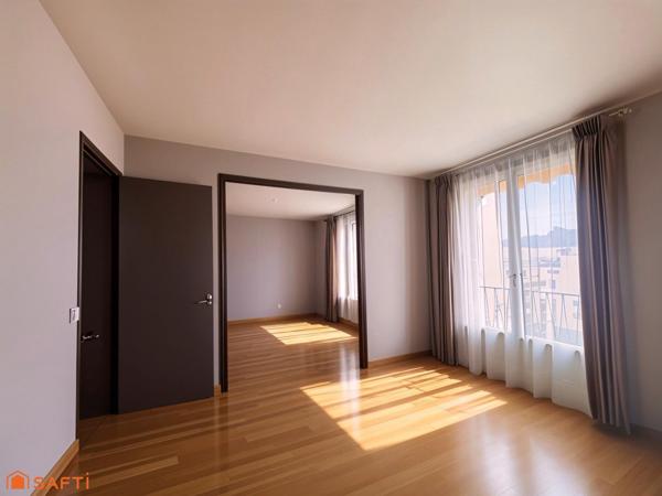 Bécon-les-Bruyères, appartement 3 pièces traversant, balcon, vue dégagée, cave