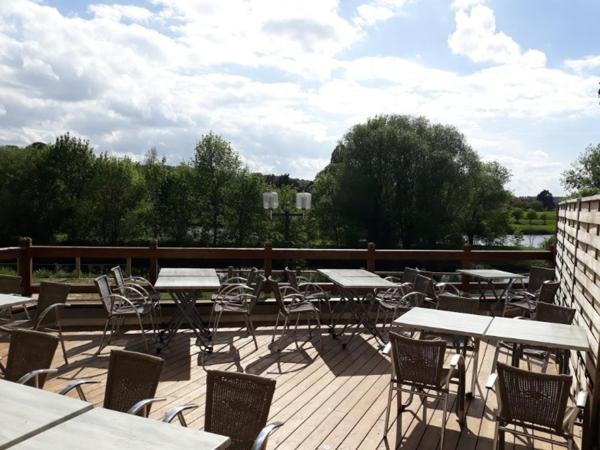 Bar-restaurant avec magnifique terrasse sur La Creuse