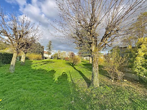 ✨À vendre en exclusivité chez BSK Immobilier : superbe terrain plat, situé au cœur du village proche de toutes les commodités. Idéal pour votre projet de construction. Contactez-moi dès maintenant !
Non viabilisé- viabilisation à proximité. Libre de tout constructeur- CU Opérationnel.
Brazey en Plaine est un village avec toutes les commodités: transport, commerce, école, collège, médecins...
Contactez moi pour plus de renseignements😉