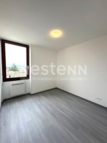 Location appartement T3 entièrement rénové avec parking et vue sur la Cité à Carcassonne
