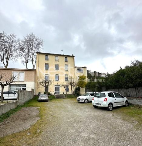 Location appartement T3 entièrement rénové avec parking et vue sur la Cité à Carcassonne