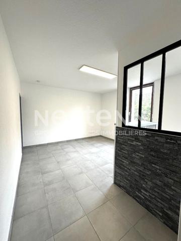 Location appartement T3 entièrement rénové avec parking et vue sur la Cité à Carcassonne