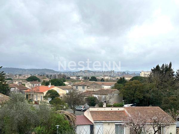 Location appartement T3 entièrement rénové avec parking et vue sur la Cité à Carcassonne