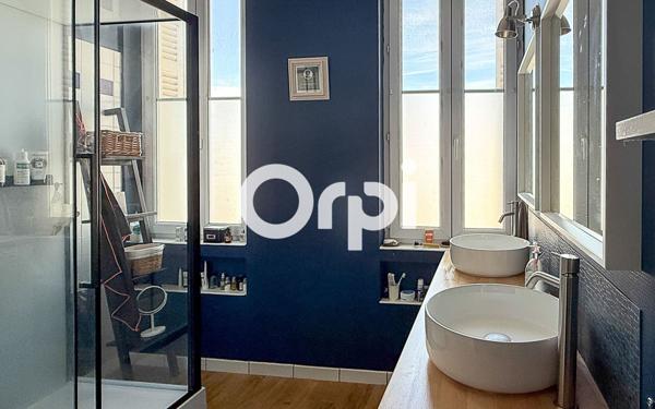 Maison à vendre    5 pièces • 141 m2 Rochefort