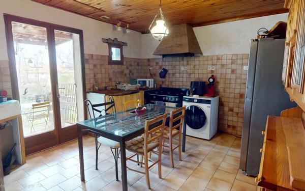 Appartement à vendre    4 pièces • 100,63 m2 Solliès-Ville