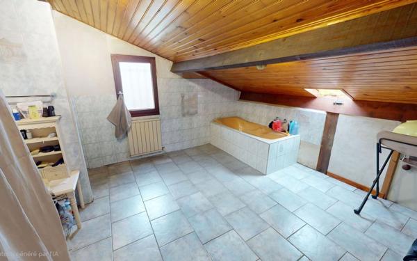 Appartement à vendre    4 pièces • 100,63 m2 Solliès-Ville