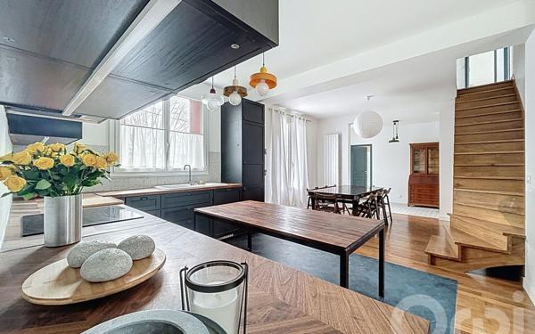 Appartement à louer    2 pièces • 143,34 m2 Alfortville