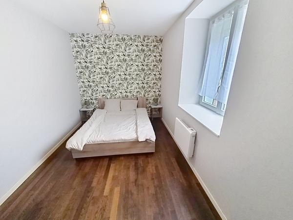 Maison
         4 pièces
        - 80 m² 320 000 € *