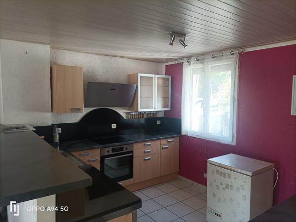 À vendre - Maison mitoyenne 2 côtés, 5 pièces située à Aubenas (07200)
