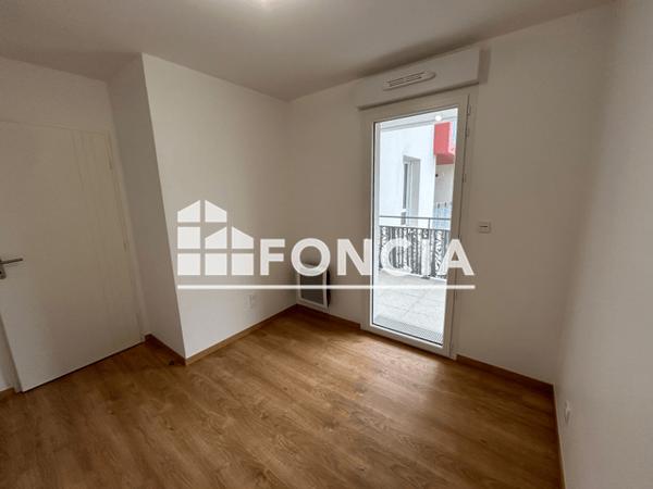 Location Appartement 3 pièces 62.43 m² - 15 AVENUE CORIOLAN Luce 28110