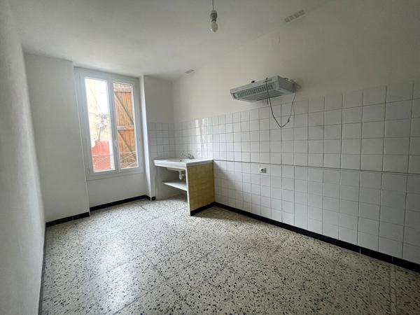 Immeuble de 170 m² avec garage et terrasse