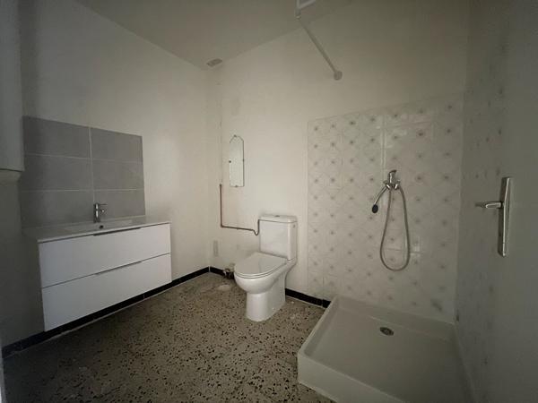 Immeuble de 170 m² avec garage et terrasse