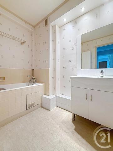 Appartement F4 à vendre  4 pièces - 83,20 m 2   MAROMME  - 76